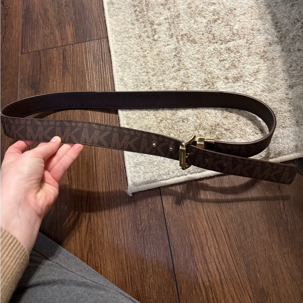 Michael Kors medium belt